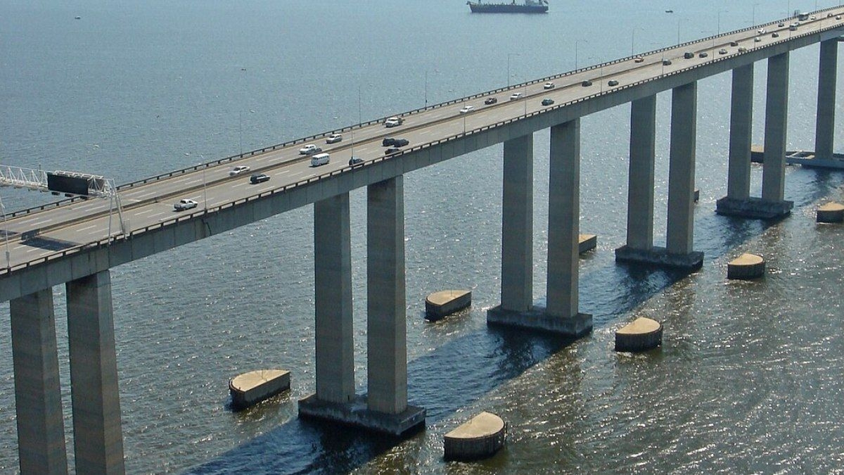 Feriado com horários de pico nas rodovias