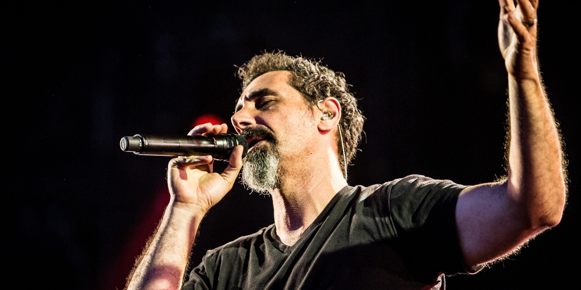 Ingressos do System of a Down para shows em 2025