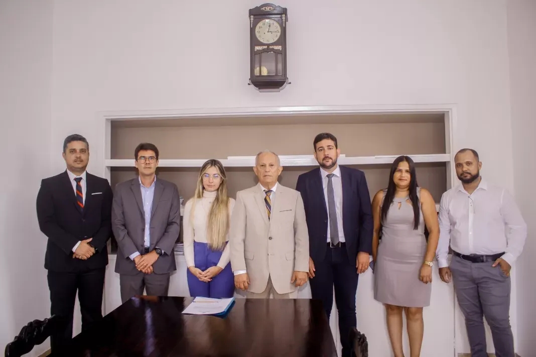 Procuradoria Geral do Município de Penedo empossa assessores jurídicos