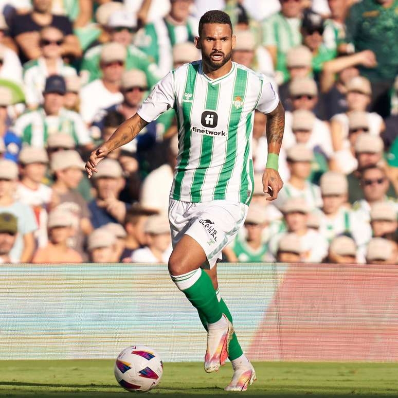 Palmeiras mantém cautela sobre contratação de Willian José; Betis 'força' saída