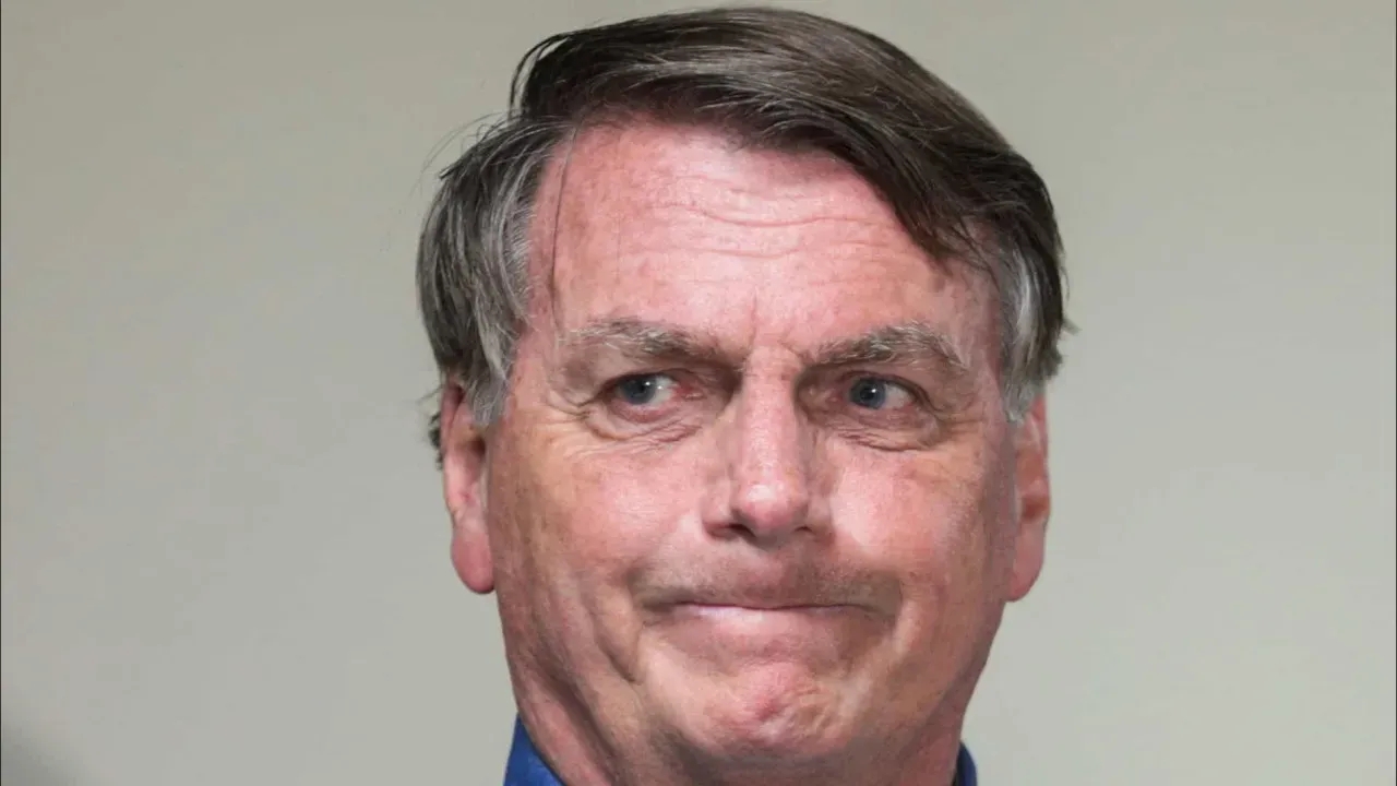 Bolsonaro deve desistir da candidatura, afirma Datafolha