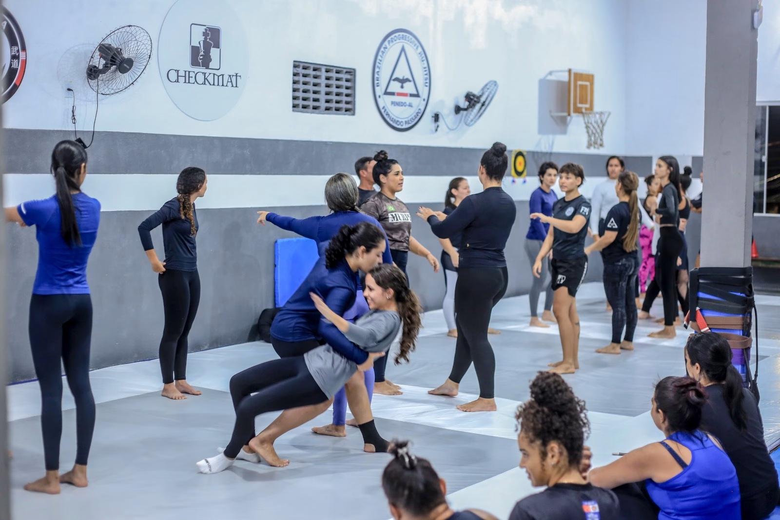 Aulas gratuitas de jiu-jitsu para mulheres em Penedo