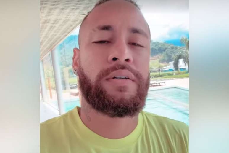 Neymar admite estar acima do peso e rebate comentários: 'Gordo? Acho que não'