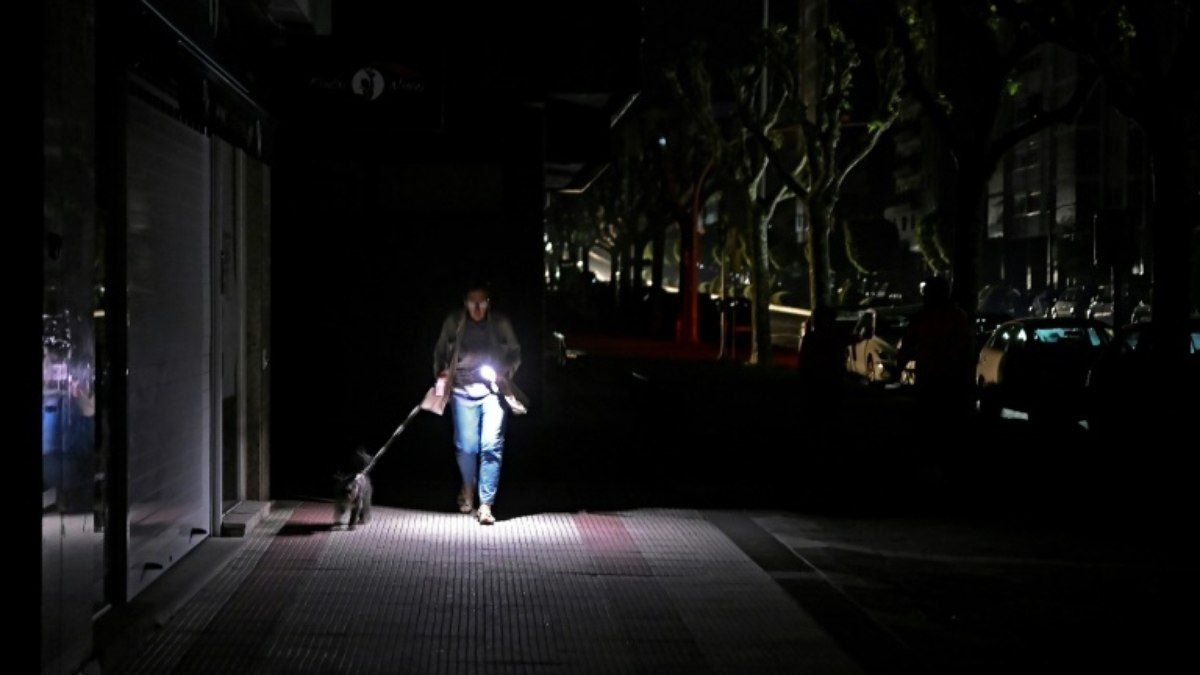 Apagão histórico afeta Espanha e Portugal e energia retorna