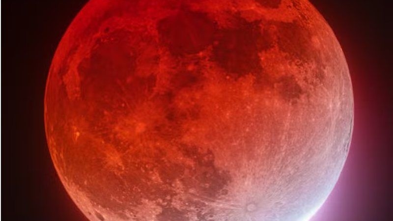 Como ver a Lua de Sangue e seus horários em 2025