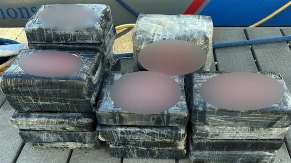 Velejador encontra 23 kg de cocaína na Flórida