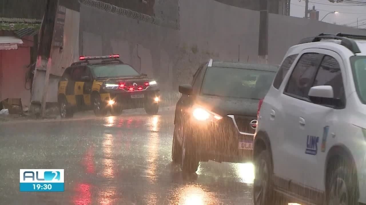 Chuva causa suspensão do abastecimento de água em Alagoas