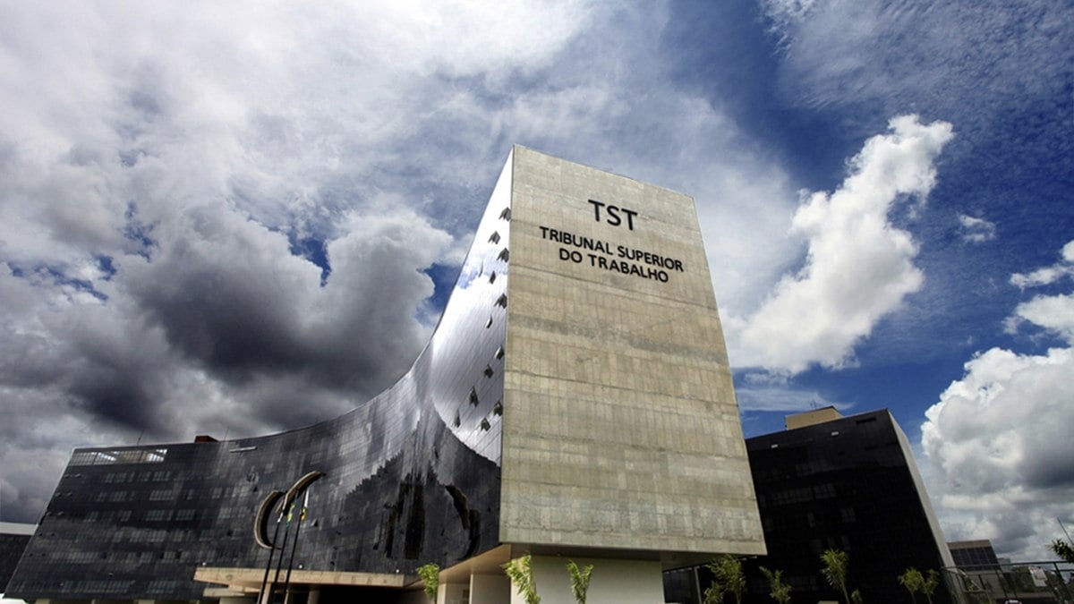 Decisão do TST sobre adicional noturno para goleiros