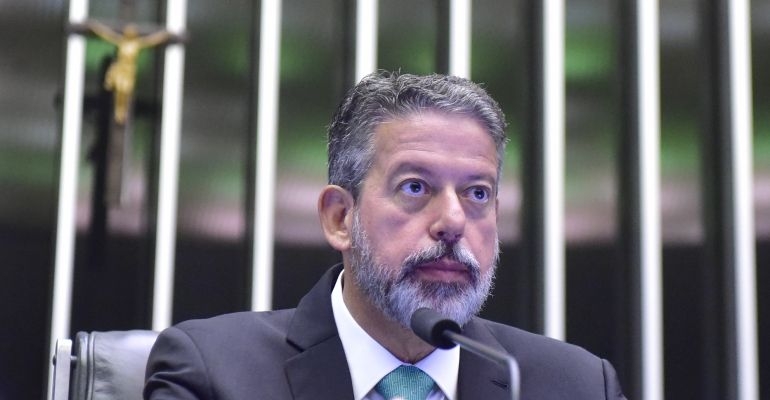 Lira abre 2024 com recado ao STF e fala sobre urgência em exploração de terras