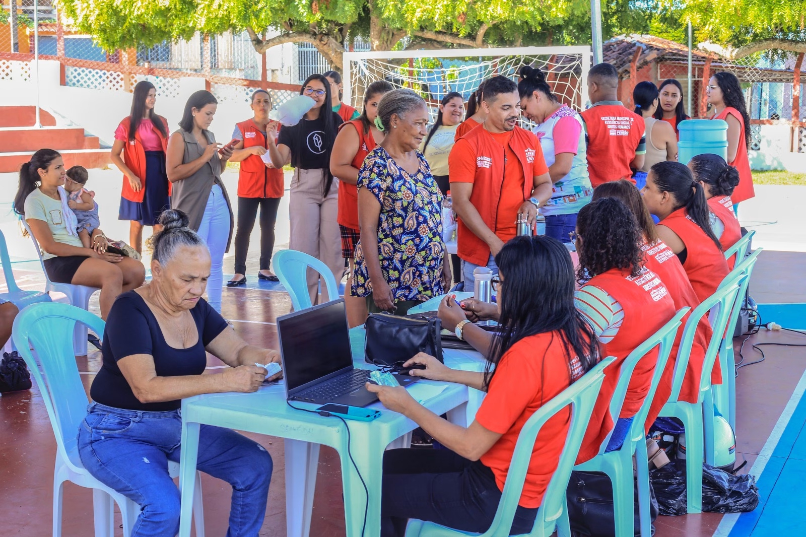CRAS Itinerante oferece serviços sociais em Penedo