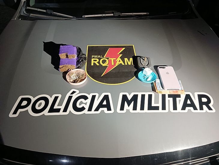 Polícia encontra droga armazenada dentro de geladeira em residência, no Tabuleiro