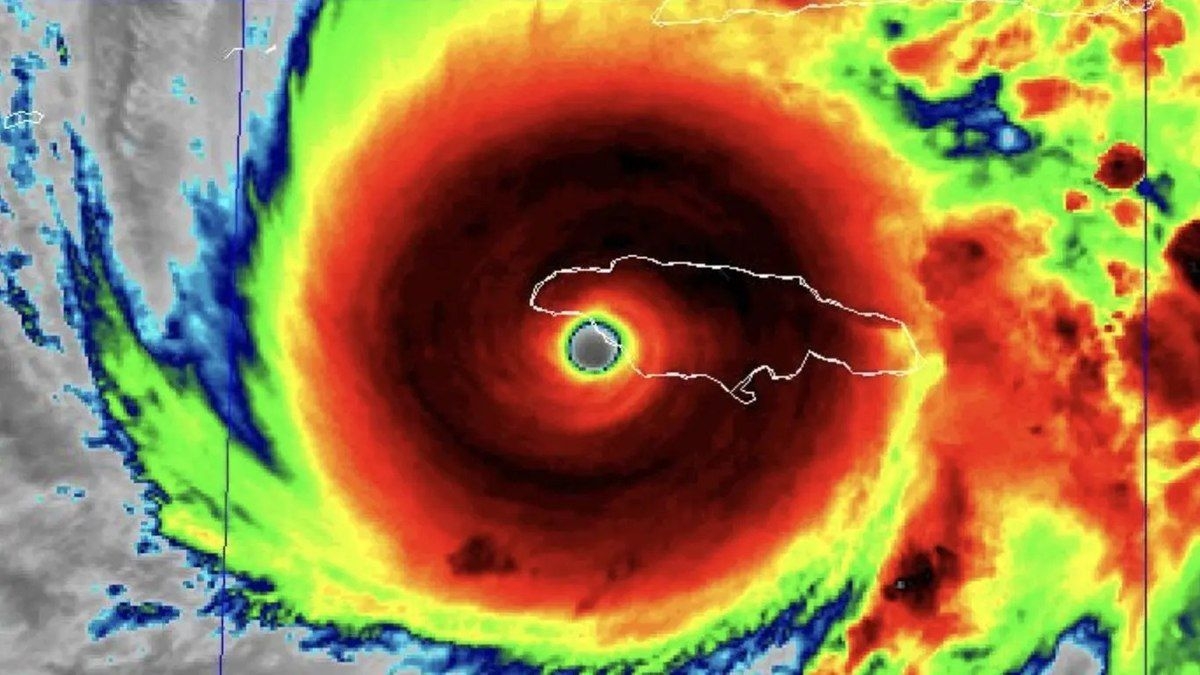 Furacão Melissa devasta Jamaica com ventos de 295 km/h
