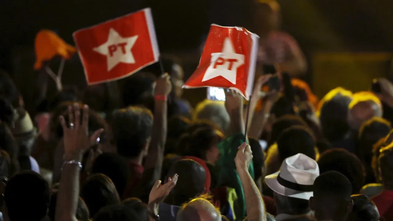 Disputa no PT se intensifica com denúncias e nova candidatura