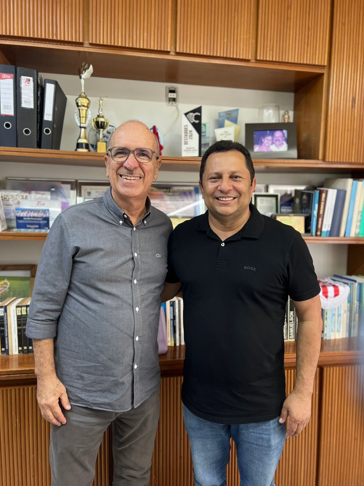 Ronaldo Lopes volta ao trabalho e fortalece compromisso em Penedo