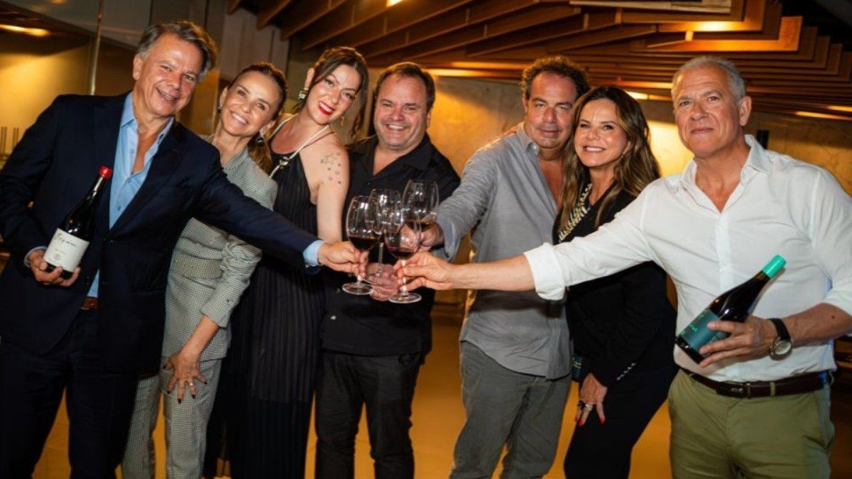 Sociedade entre brasilienses e vinícola espanhola é celebrada