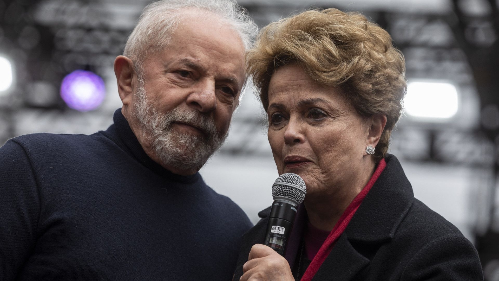 Lula chama de 'fascista' mulher que questionou Dilma sobre voo de primeira classe