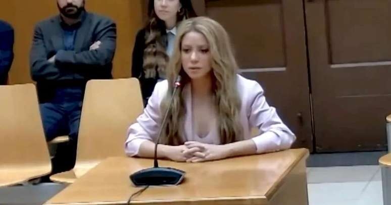 Para evitar prisão na Espanha, Shakira paga multa de R$ 39 milhões