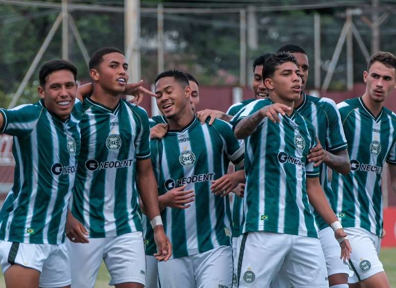 Com mudanças, Coritiba faz seu melhor jogo e garante vaga no mata-mata da Copinha