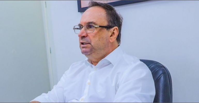 Prefeito de Arapiraca anuncia 397 vagas para concurso da Educação