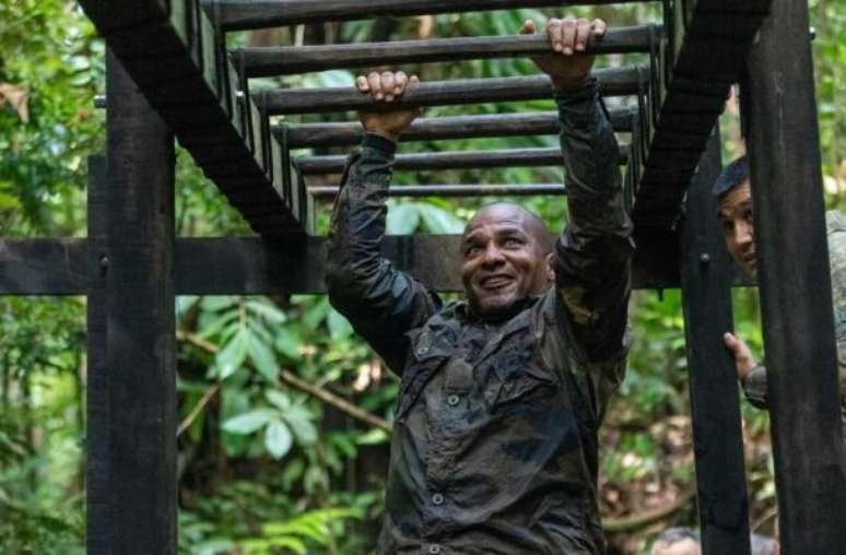 Jogador ex-Chelsea entra para elite do exército francês