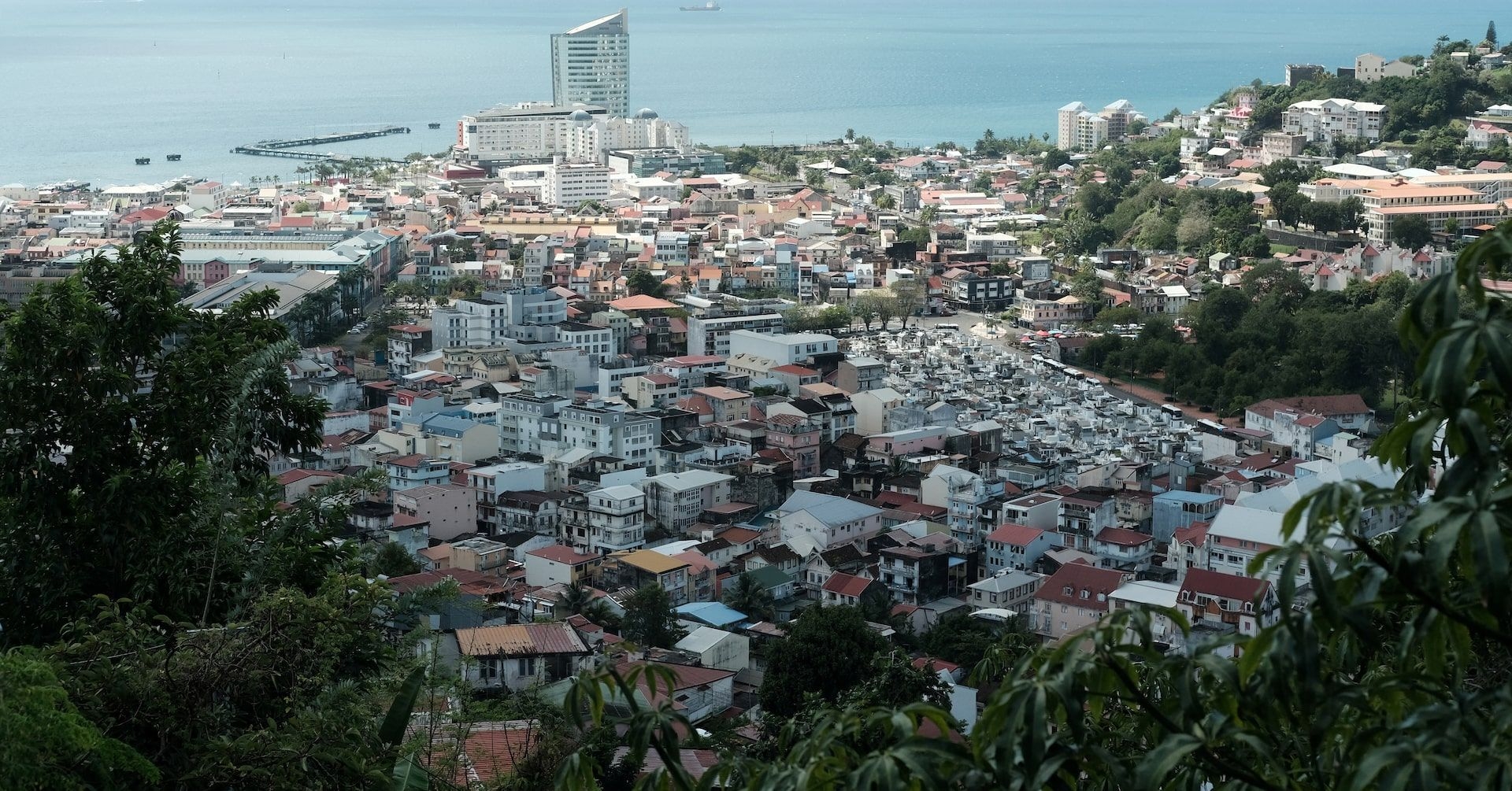 Crise da Água em Martinique Revela Tensão com França