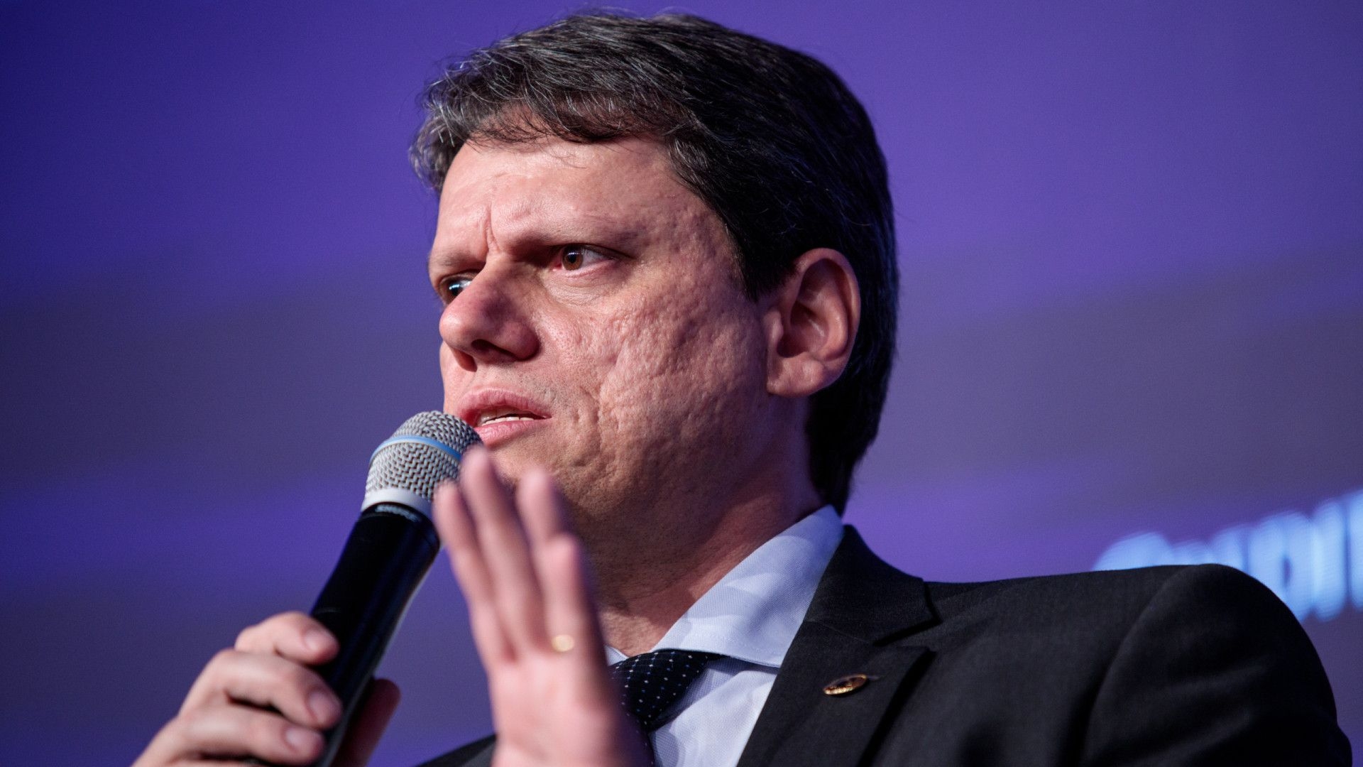 Lei de Tarcísio que perdoou multas da pandemia é inconstitucional, diz AGU