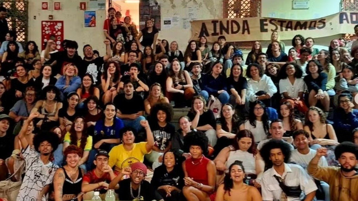 Estudantes ocupam PUC Perdizes em protesto por racismo