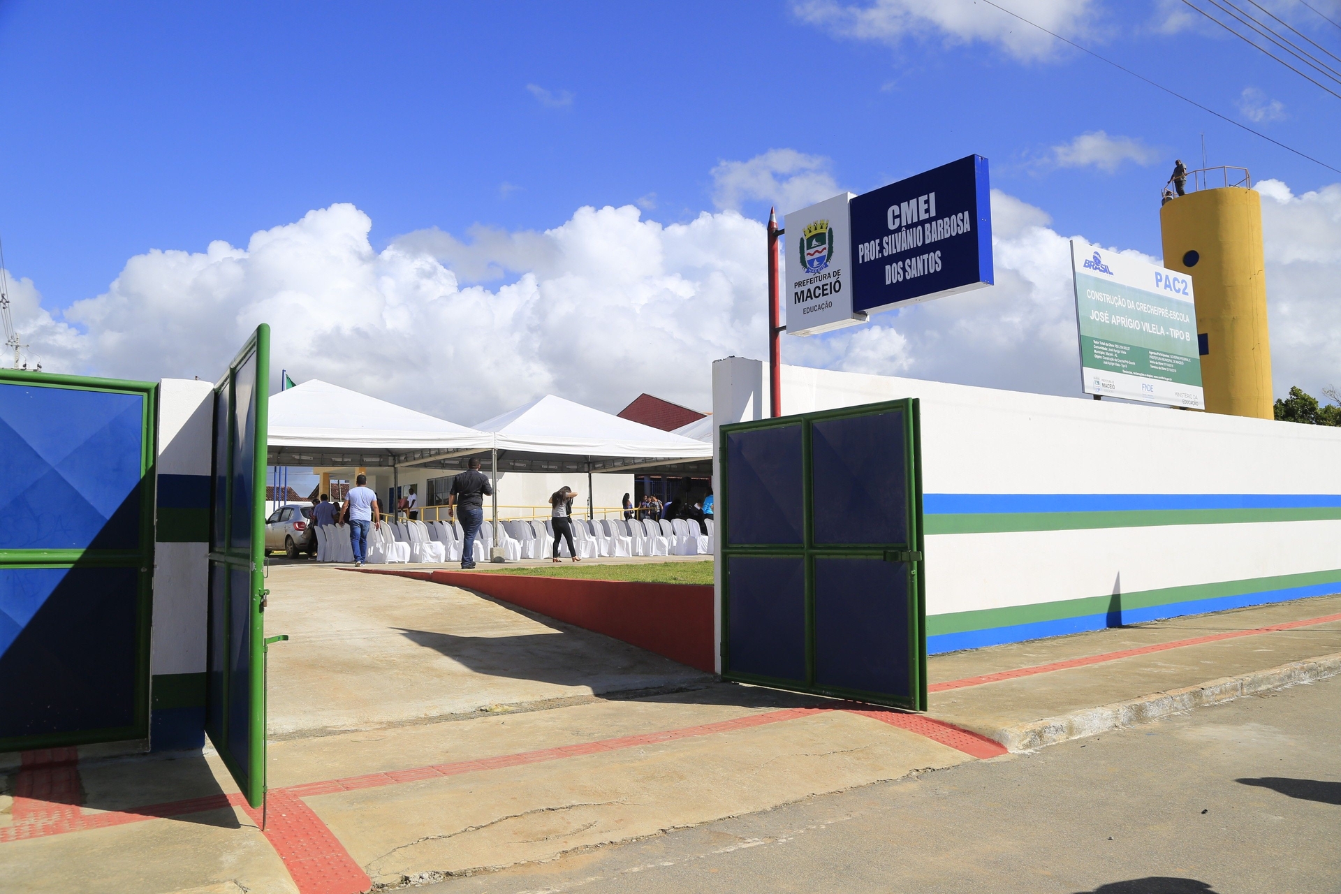 Escola é invadida e sofre furto em Maceió
