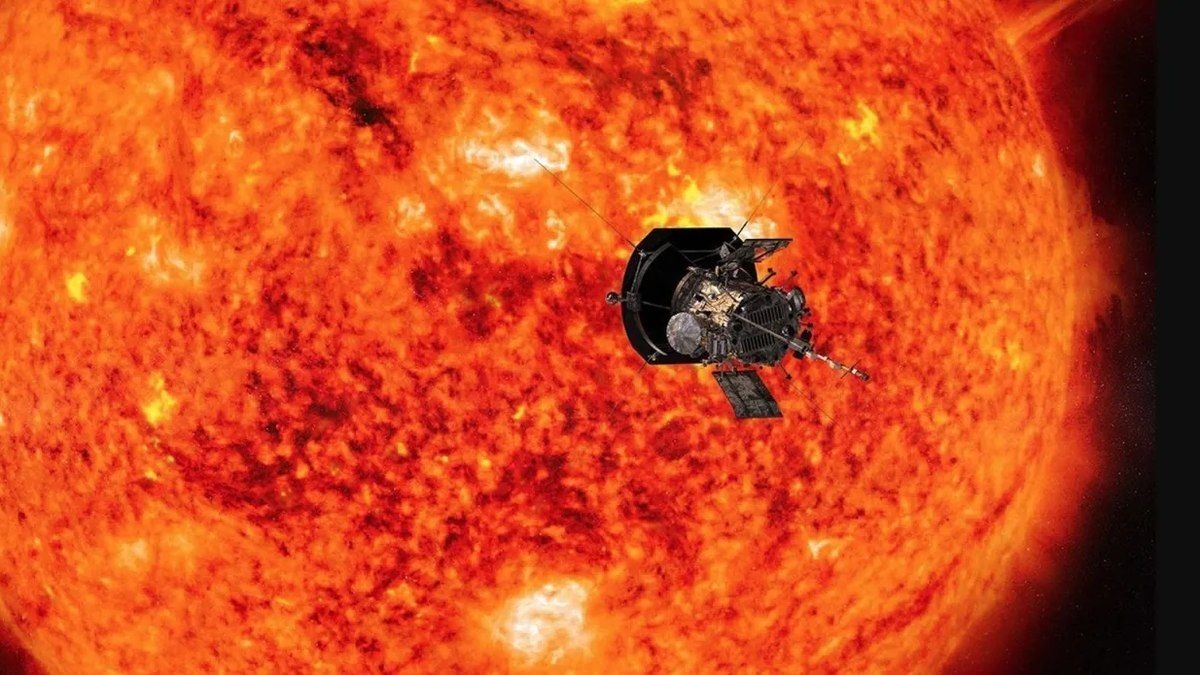 Tempestade solar alerta o mundo e cria auroras