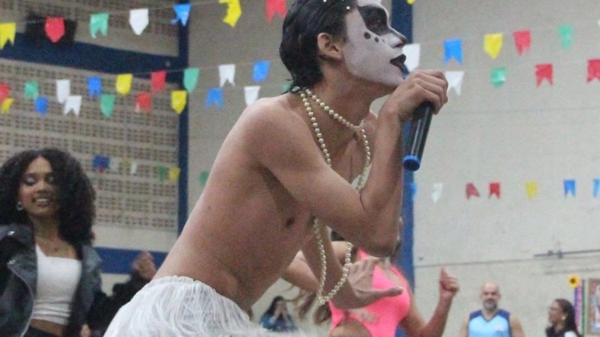 Jovem talento se destaca com performance de Ney Matogrosso