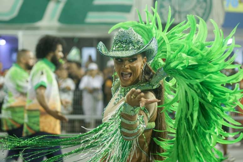 Viviane Araújo fala sobre aposentadoria do carnaval: 'Um dia vai acontecer'