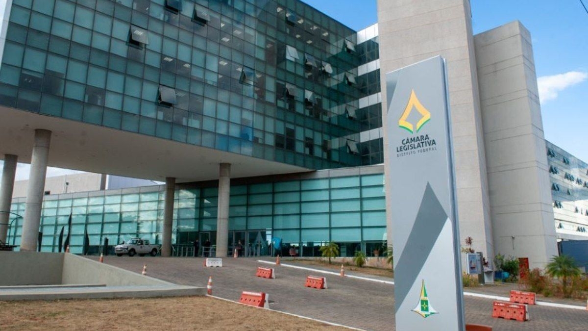 CLDF discute papel de administradores em governo e setor privado