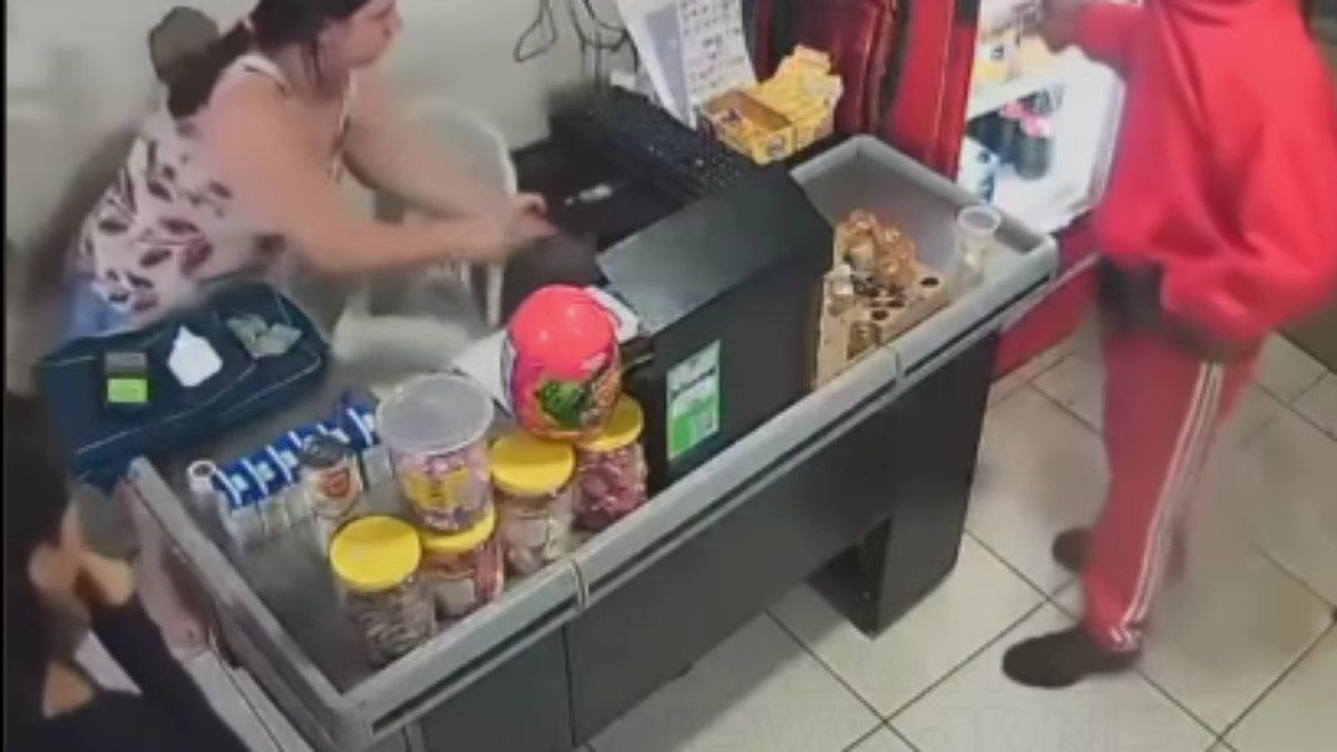 Dono de mercado age em legítima defesa após assalto em SP