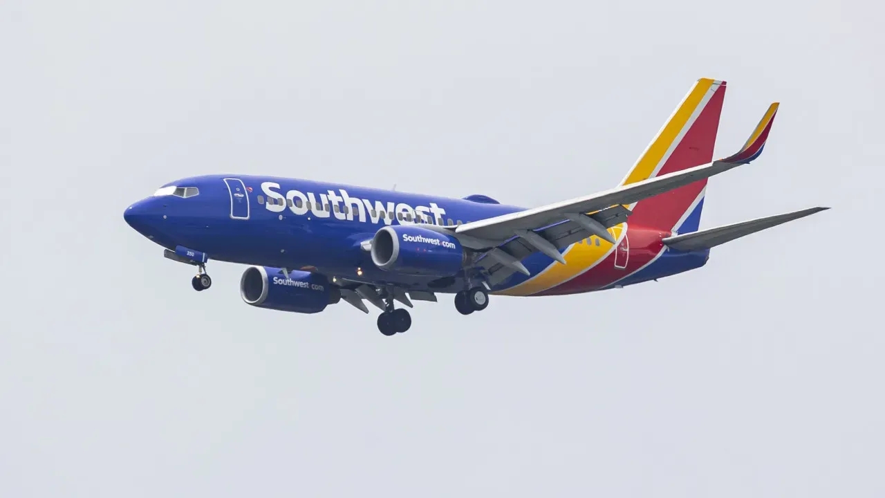 Avião da Southwest arremete para evitar colisão em Chicago