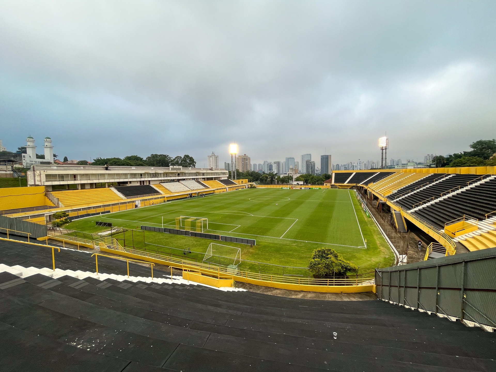 São Bernardo e CSA: onde assistir e escalações da partida