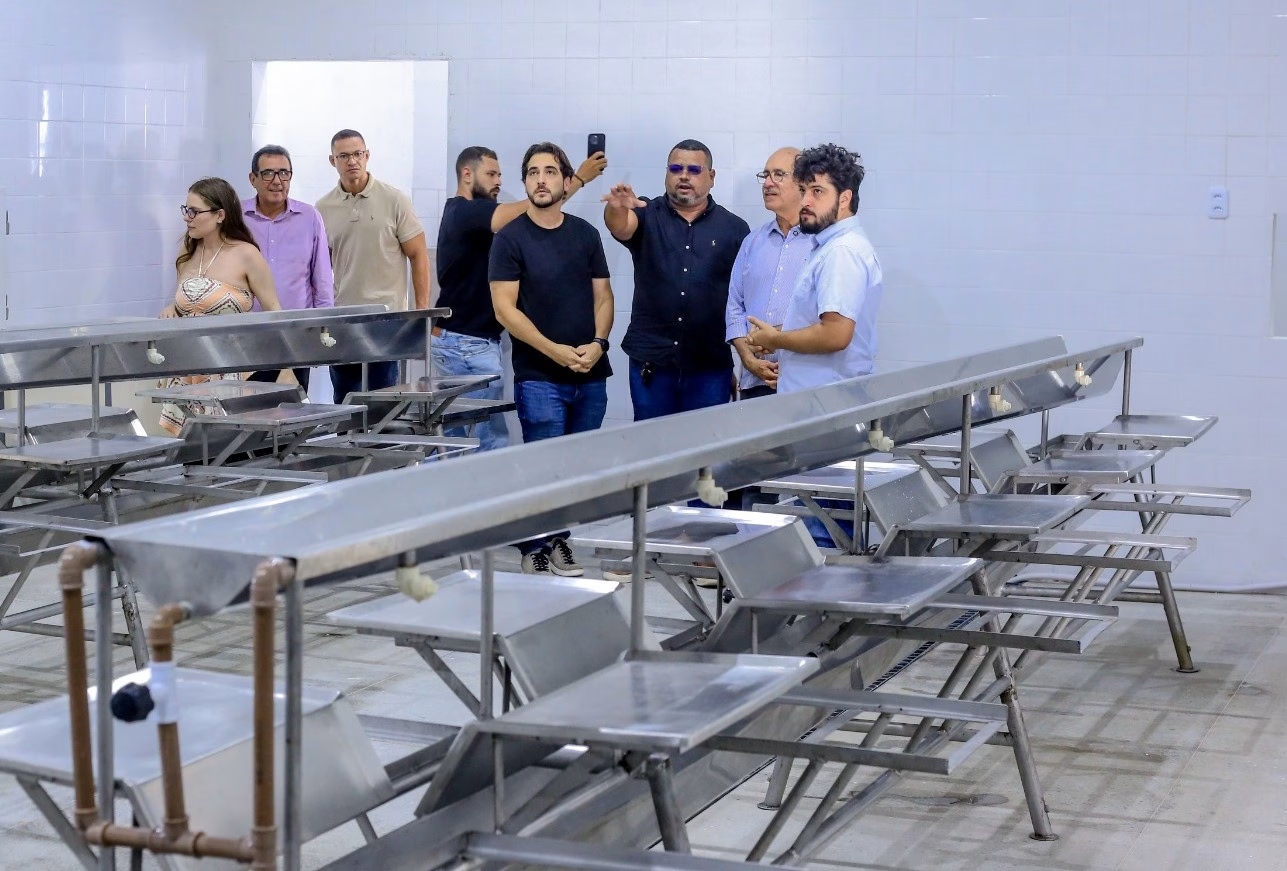 Ronaldo Lopes visita Unidade de Beneficiamento de Pescado