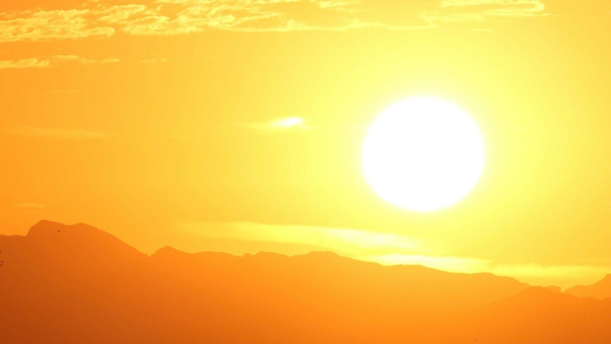 Criança morre esquecida pelo pai em carro na Espanha