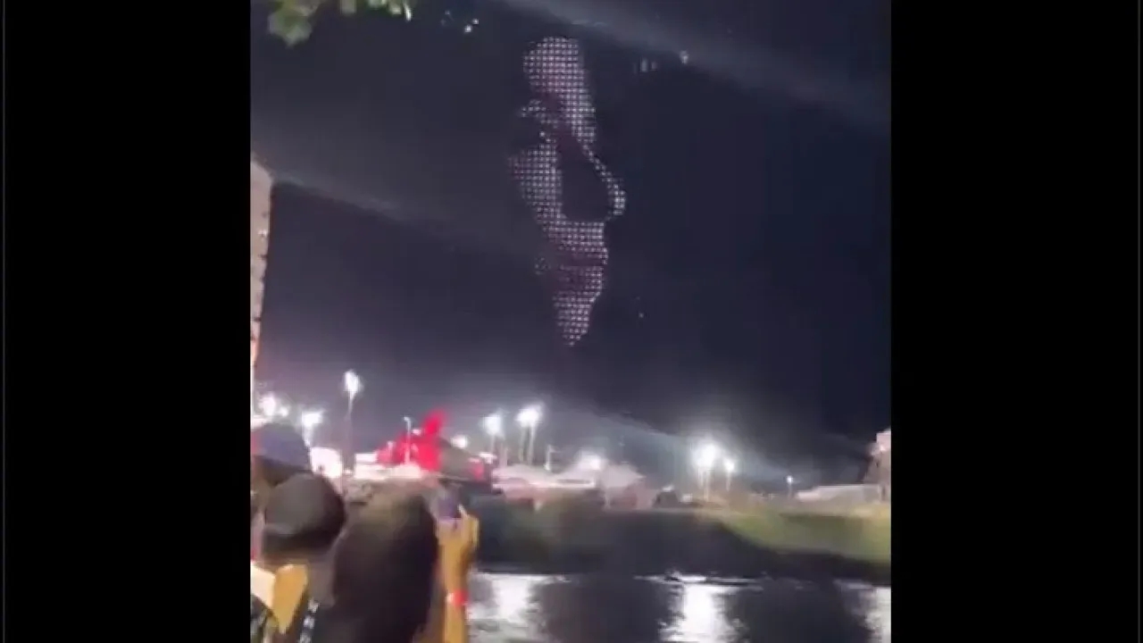 Show de drones homenageia Fernanda Torres no Carnaval