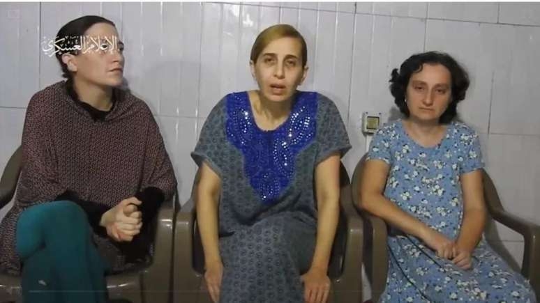 Hamas divulga vídeo de reféns pedindo "troca de prisioneiros"; entenda