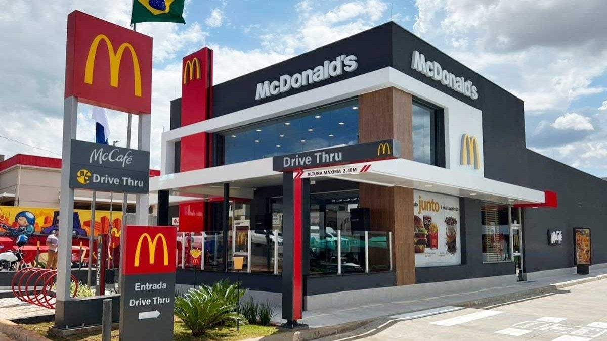Briga entre clientes e funcionários do McDonald’s em SP