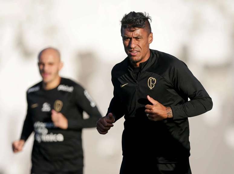 E o Paulinho? Veja como anda recuperação do volante no Corinthians