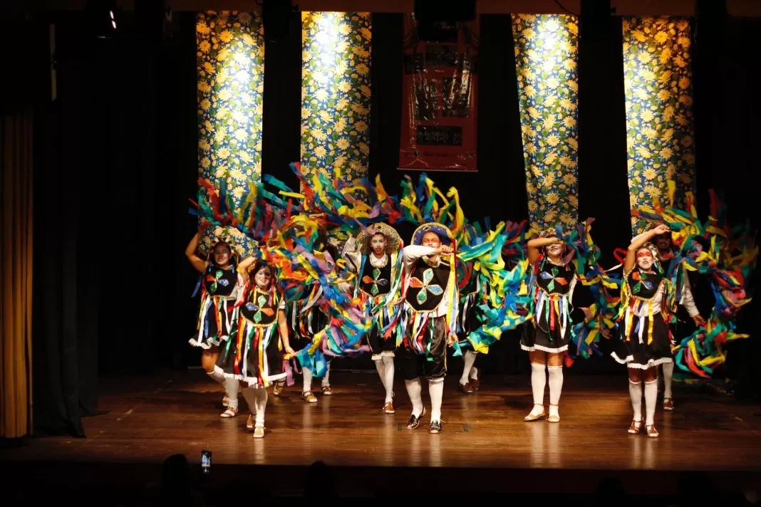 Balé Popular de Triunfo traz magia do folclore pernambucano para Penedo na sexta, 24