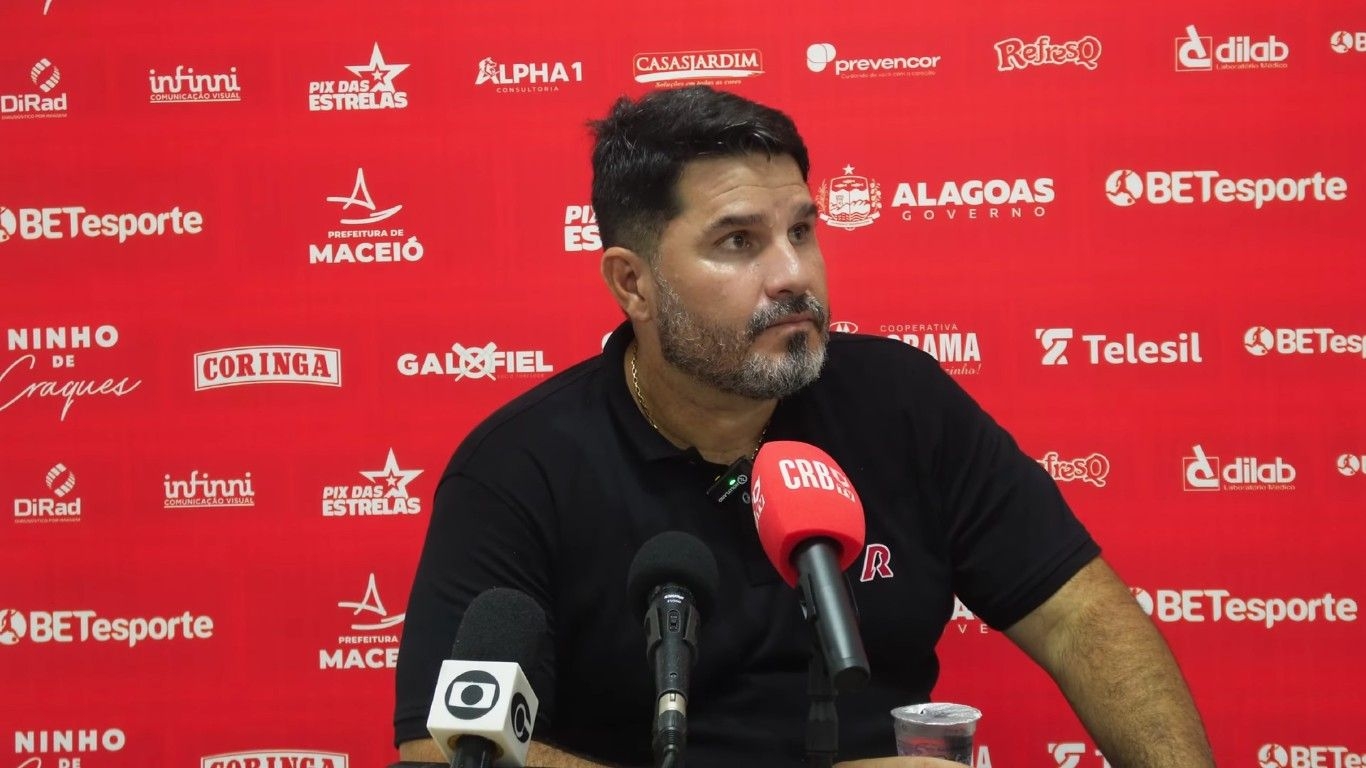 Barroca elogia espírito competitivo do CRB contra o Cruzeiro