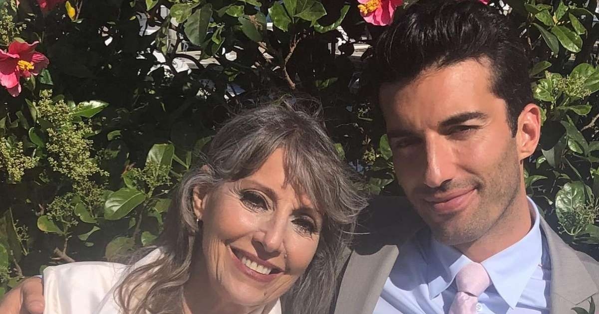 Mãe de Justin Baldoni defende filho em caso contra Lively