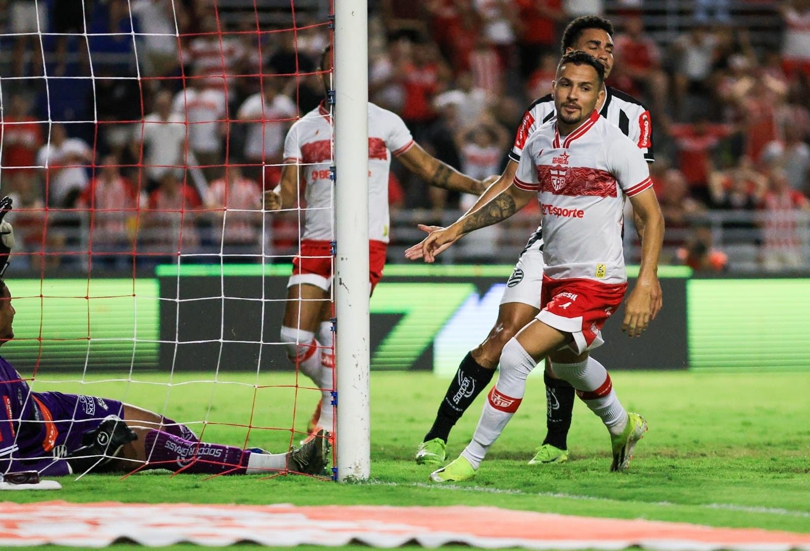 Dadá Belmonte celebra primeiro gol pelo CRB na Série B