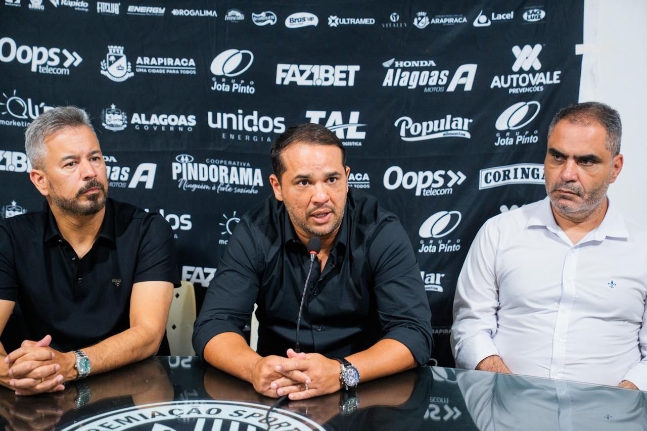 ASA apresenta Dico Woolley como novo técnico em 2026