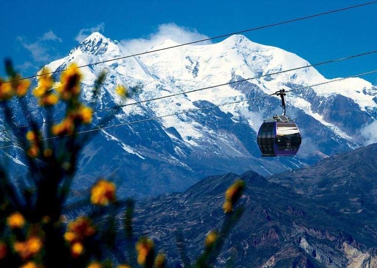 'Metrô no céu': maior teleférico do mundo é transporte público essencial em bairros de La Paz
