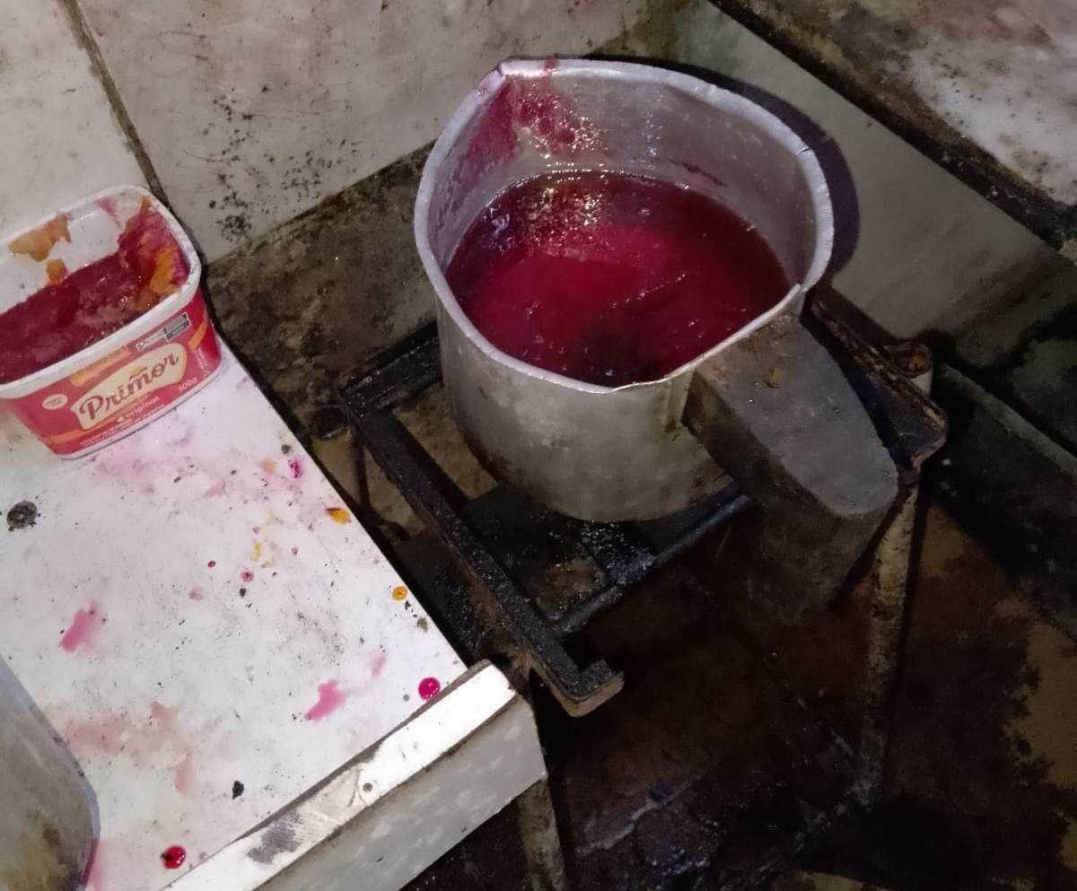 Fábrica de pirulitos interditada por risco de contaminação