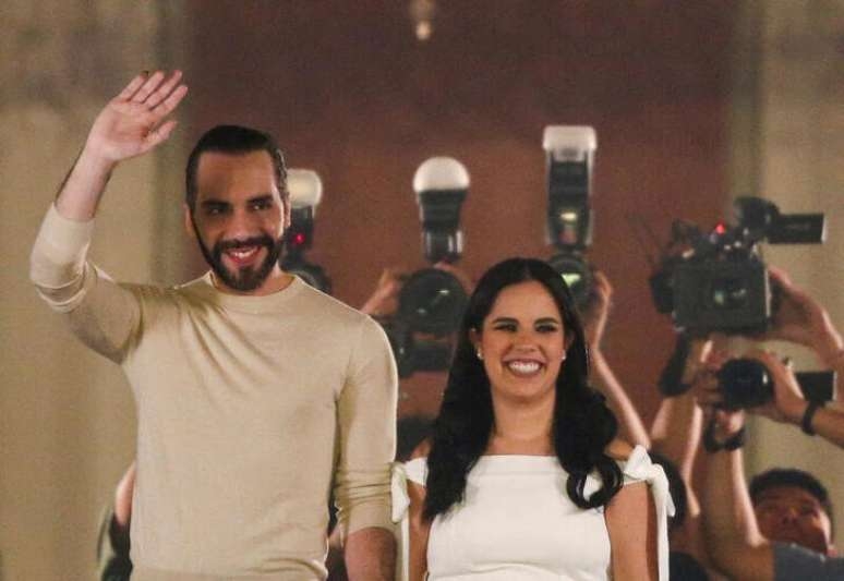 Bukele é reeleito presidente de El Salvador com vitória esmagadora