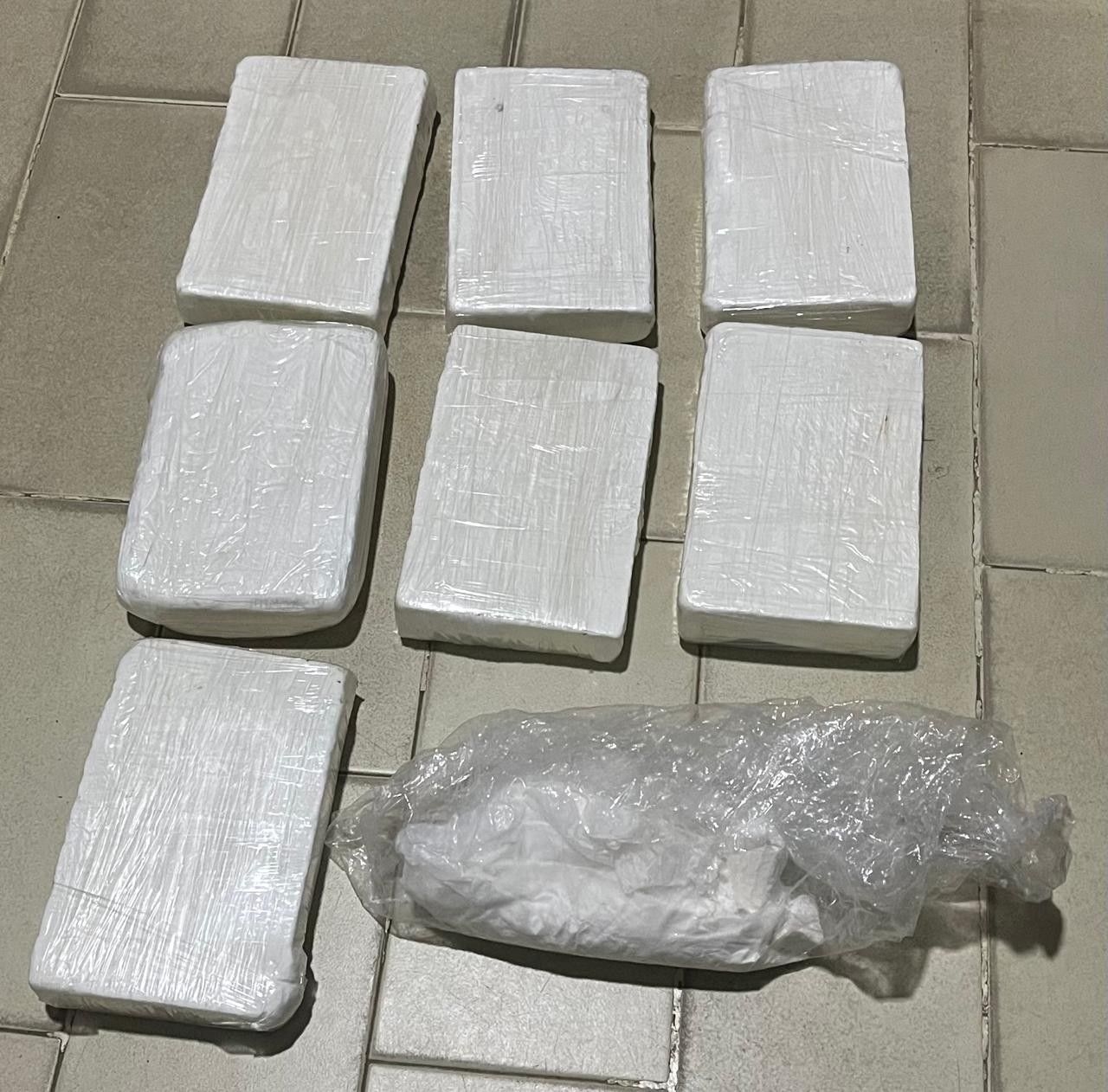 Polícia apreende cocaína e cigarros eletrônicos em Arapiraca